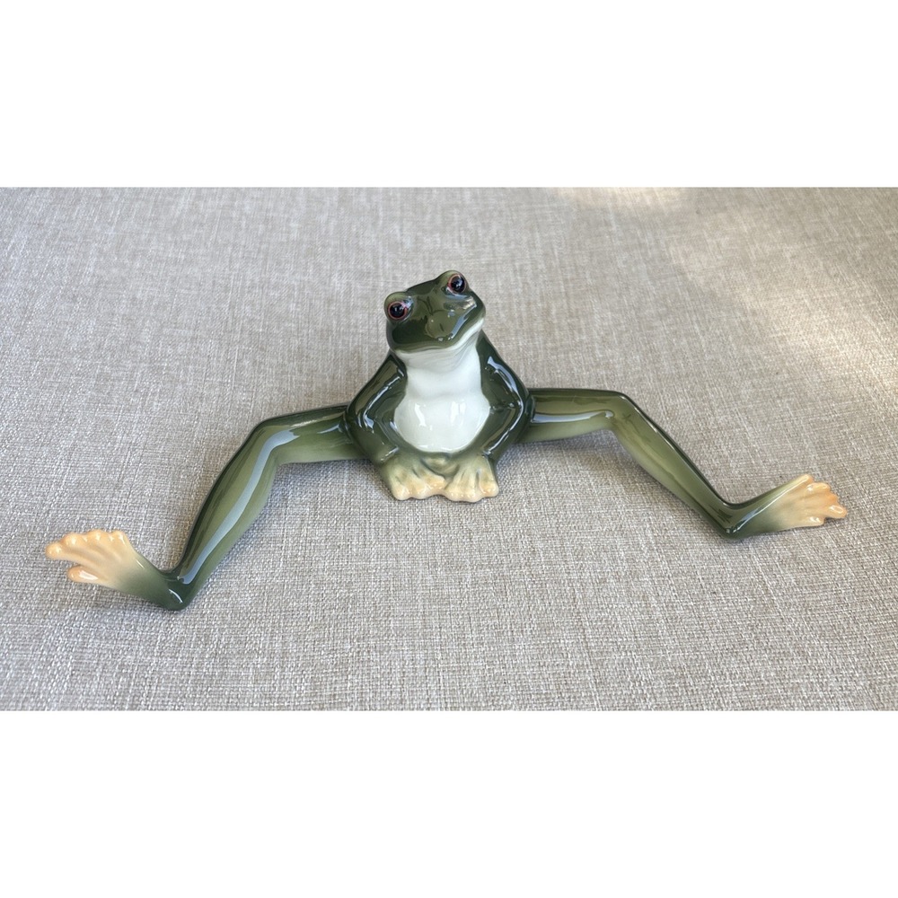 Franz Porcelain Amphibia Frog Sitting Legs Both Out Hand Painted FZ00078 Retired